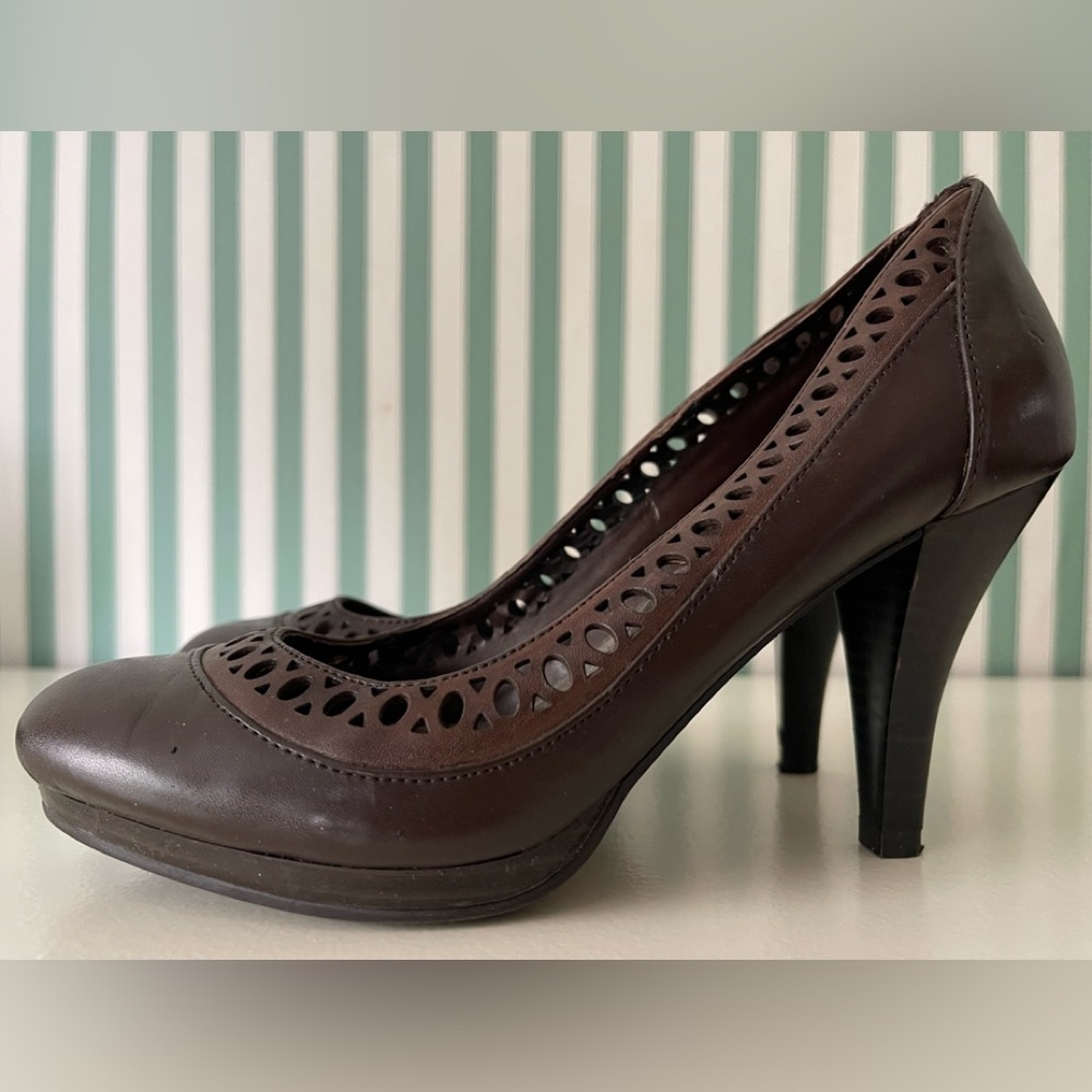 Connie Heels
